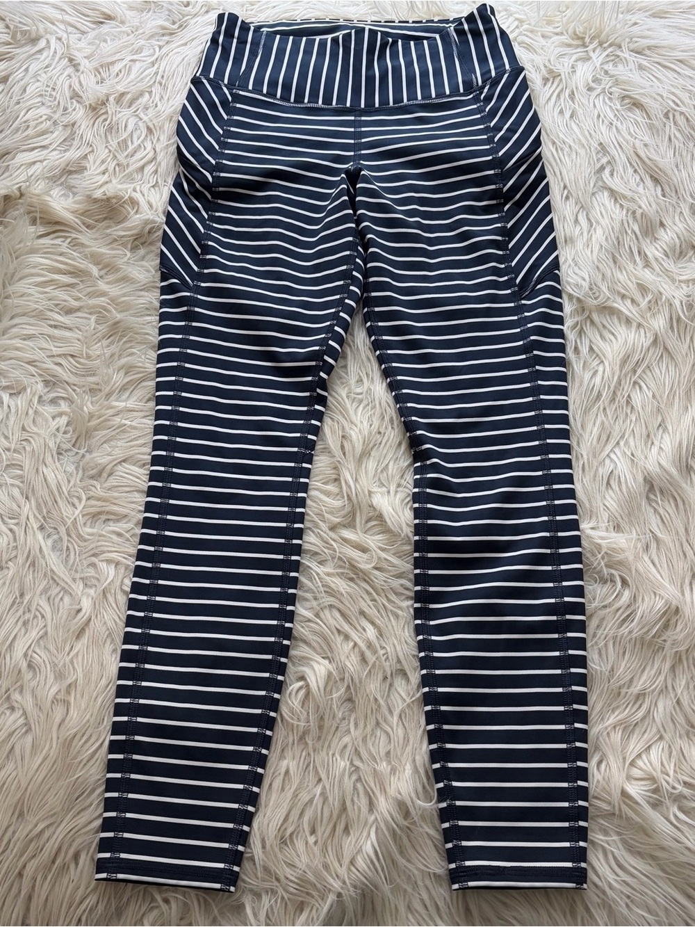 Athleta Contender 7/8 Leggings Stripes Pattern Size XS Blue White Zip Pockets